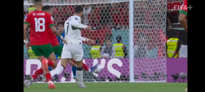 Portugal memiliki momen mereka di kedua babak, namun berhasil diselamatkan kiper Maroko Yassine Bounou. Tangkapan layar