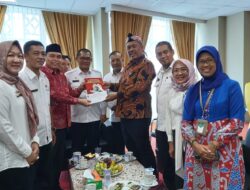 Pemprov Lampung Serahkan Surat Audensi dengan Mensos Terkait Usulan Calon Pahlawan Nasional KH Ahmad Hanafiah