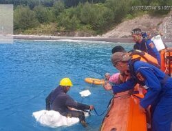 Tim SAR Gabungan Evakuasi 3 Orang Nelayan di Pulau Sertung Kalianda