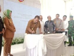 Aburizal Bakrie Bersama Keluarga Hadiri Groundbreaking Masjid Raya