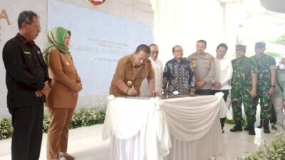 Aburizal Bakrie Bersama Keluarga Hadiri Groundbreaking Masjid Raya
