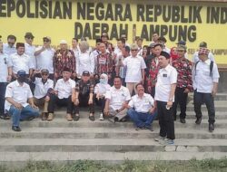 Ratusan Massa Geruduk Kejati dan Polda Lampung, Aksi Solidaritas Pembebasan Wawan Setiawan