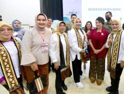 Ibu Negara Tinjau Sosialisasi Bahaya Narkoba di SMA