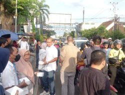 PWI Lampung – SPPN VII Bagi Takjil ke Masyarakat