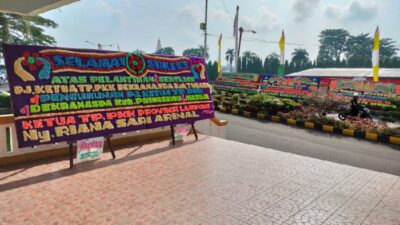 Karangan Bunga Ucapan Selamat 3 Pj Bupati, Warnai Halaman Pemprov Lampung