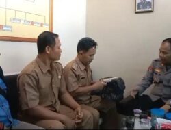 Kepalo Tiyuh di Tubaba Serahkan Senpi Pada Polsek Gunung Agung