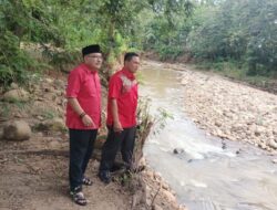 Tinjau Lokasi Pinggiran Sungai Pasca Banjir di Pesawaran, Watoni Noerdin: Normalisasi Sungai Segera Dilakukan