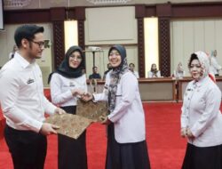 Wagub Chusnunia Serahkan SK Pengangkatan PPPK