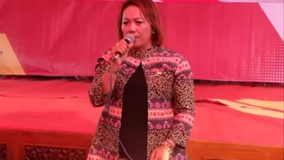 Anggota DPRD Lampung Dewi Nadi Salurkan Bantuan Kursi Roda untuk Warga