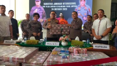 Polda Lampung Limpahkan Barang Bukti Rp29,8 M dan Dua Tersangka Narkoba Jaringan Fredy ke Kejati