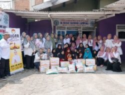 DWP Disdukcapil-Diskominfotik Provinsi Lampung Serahkan Bantuan Program SIGER