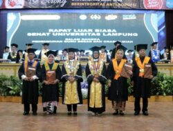 Kukuhkan Empat Guru Besar yang Merupakan Suami Istri, Unila Dorong Potensi Akademisi