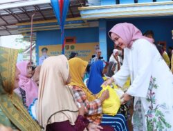 Ketua LKKS Lampung Serahkan Bantuan di Lamsel