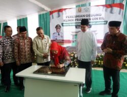 Walikota Eva Dwiana Resmikan Gedung Klinik Pratama UIN RIL