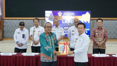 Pj Bupati Pringsewu Serahkan LKPD Unaudited 2023 ke BPK RI Lampung
