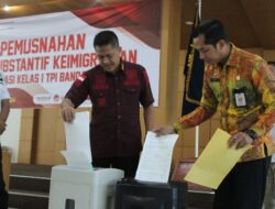 Dukung Tata Kelola Arsip, Kantor Imigrasi Bandarlampung Lakukan Pemusnahan Arsip Substantif Keimigrasian