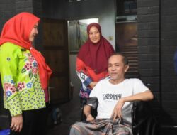 Pemkot Bandarlampung Bagikan Alat Bantu untuk Ratusan Warga Disabilitas