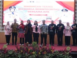 Bunda Eva Membuka Secara Resmi BIMTEK Bersama KPK RI