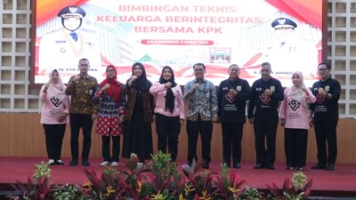 Bunda Eva Membuka Secara Resmi BIMTEK Bersama KPK RI