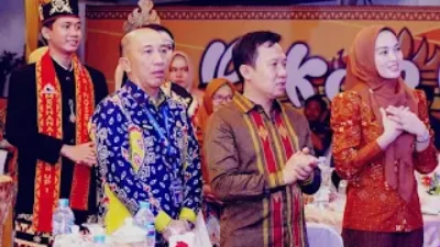 Tampil Elegan dan Penuh Semangat Pj.Bupati Pringsewu Marindo Kurniawan Hadiri Pembukaan PRL 2024