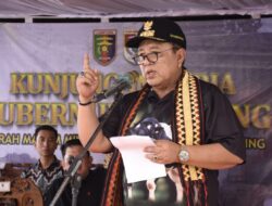 Kunker Ke Tubaba, Gubernur Arinal Lakukan Restocking Ikan Di Sungai Wai Kiri Pagar Dewa