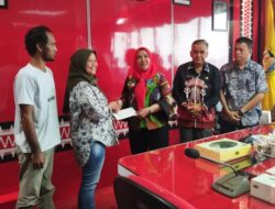 Walikota Eva Dwiana Salurkan Bantuan Rp50 Juta untuk Korban Kebakaran di Kedaton