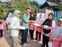 Peringati Hari Lansia Nasional, Adi Erlansyah dan Ibu Nana Hadiri Senam dan Cek Kesehatan Gratis di Pagelaran