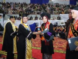 Unila sukses wisuda 1022 mahasiswa Periode IV Tahun Akademik 2023/2024.