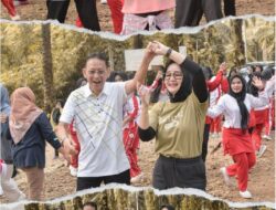 Adi Erlansyah dan Ibu Nana Senam Sehat dan Pelatihan MUA di Pagelaran Utara