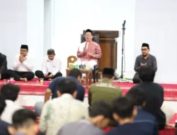 Rektor Beserta Jajaran Pimpinan Universitas Safari Ramadan di FT