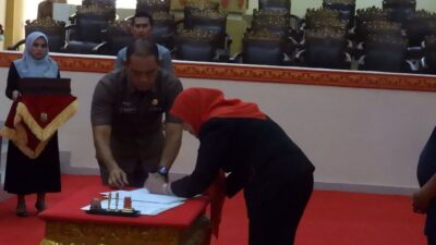 Walikota Eva Dwiana Hadiri Paripurna Pembahasan Raperda Pertanggungjawaban