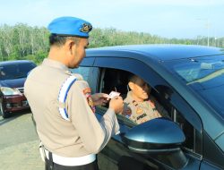 Siepropam Polres Tulang Bawang Barat Periksa Data Diri dan Kendaraan Personel Dalam Rangka Operasi Patuh Krakatau 2024