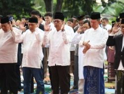 Ketua DPRD Lampung Shalat Idul Adha di Lapangan Saburai