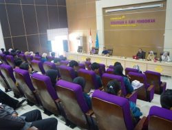 UPT Bahasa Helat Lokakarya Menulis Essai dalam Bahasa Inggris bagi Mahasiswa