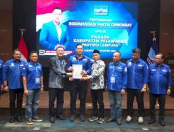 Aries Sandi-Supriyanto Resmi Terima Rekomendasi B1KWK Partai Demokrat Maju di Pesawaran