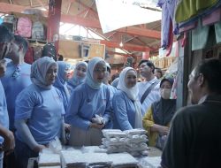 Cawagub Jihan Bersama Relawan Sapa RMD Grebek Pasar Cimeng