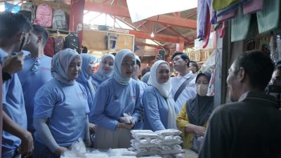 Cawagub Jihan Bersama Relawan Sapa RMD Grebek Pasar Cimeng