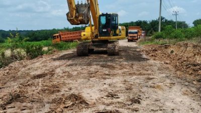 Ruas Tajab-Adi Jaya Way Kanan Diperbaiki  Gubernur Mirza Minta Pelaku Usaha Ikut Jaga Jalan Tetap Mulus