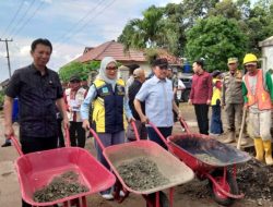 Bersama Anggota DPRD Mustika Bahrum, Wagub Jihan Ground Breaking Perbaikan 1,3 Kilometer Ruas Jalan Gedong Tataan – Kedondong