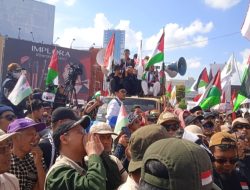 Ribuan Massa Ikut Aksi Bela Palestina di Tugu Adipura, Boikot Semua Produk Israel