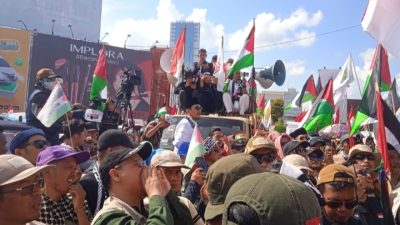 Ribuan Massa Ikut Aksi Bela Palestina di Tugu Adipura, Boikot Semua Produk Israel