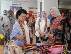 Ketum IAD Kunjungi Dekranasda dan Apresiasi Wastra Lokal