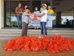 IJP Lampung Bagikan 150 Paket Qurban dari Gubernur Mirza kepada Jurnalis dan Warga