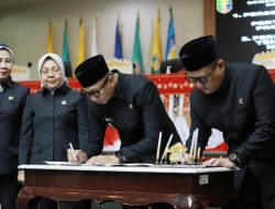 Penandatanganan Raperda APBD 2024 dan Persetujuan RPJMD 2025-2029, Lampung Mantapkan Arah Pembangunan