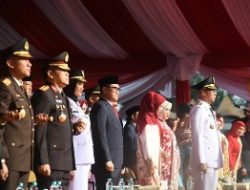 Ketua DPRD Lampung Bacakan Teks Proklamasi pada Upacara HUT ke-80 RI