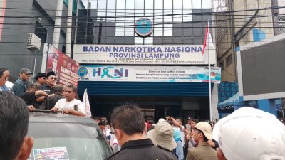 Massa Kepung BNN Lampung Tuntut Usut Tuntas OTT Narkoba yang Seret Oknum Mantan Anggota HIPMI