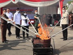 Walikota Turut Serta Dalam Pemusnahan Barang Buktidi Kejari
