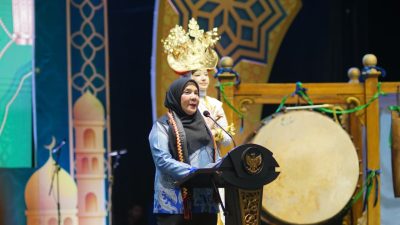 Walikota Bandar Lampung Eva Dwiana, secara resmi membuka Musabaqah Tilawatil Qur’an (MTQ) ke-54 tingkat Kota Bandar Lampung tahun 1446 H / 2025 M di Gedung Herman HN, Rajabasa, Jumat (10/10/2025).