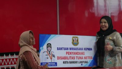 Walikota Beri Bantuan Wirausaha Untuk Penyandang Disabilitas
