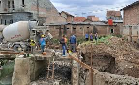 Pengerjaan jembatan di Kali Balau, Kecamatan Kedamaian